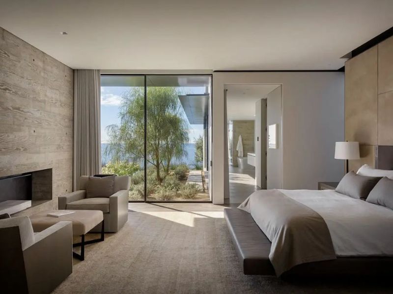 Phòng ngủ chan hòa ánh sáng và gió trời với cửa Slim Panorama ngoại thất