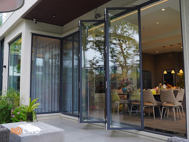 cửa nhôm slim xếp trượt